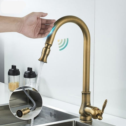 BronzeFlow™ Keukenkraan | Meer bereik en hygiënisch gemak bij elke spoelbeurt