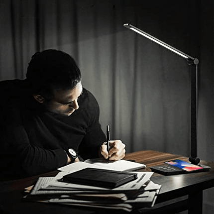 ArcaLite™ Bureaulamp | Slim licht en draadloos opladen voor jouw werkplek